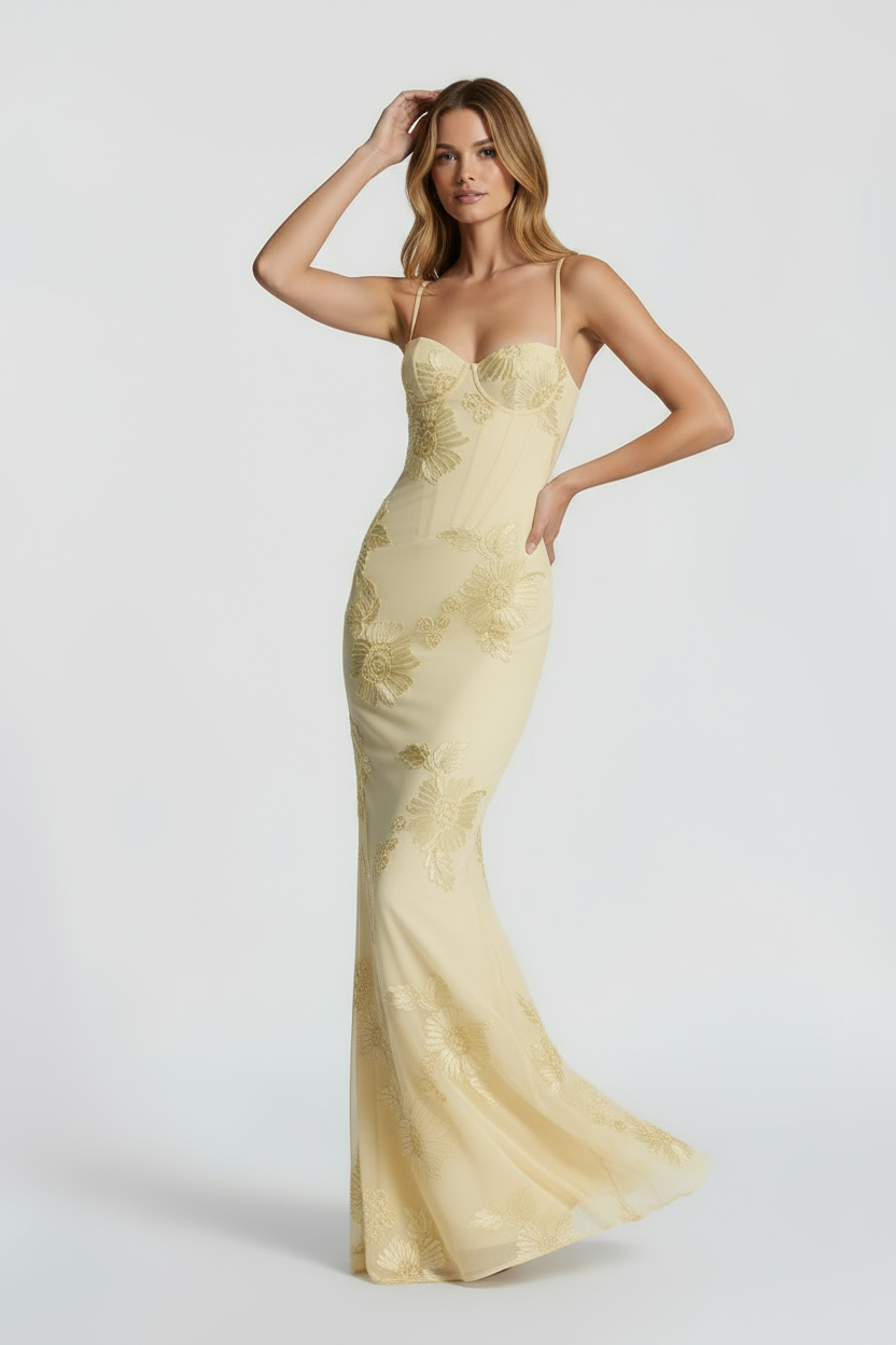 Modelo em pose elegante