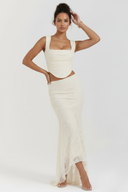 Modelo em pose elegante