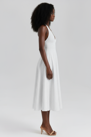 Modelo virada para o lado direito