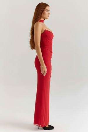 Modelo virada para o lado direito