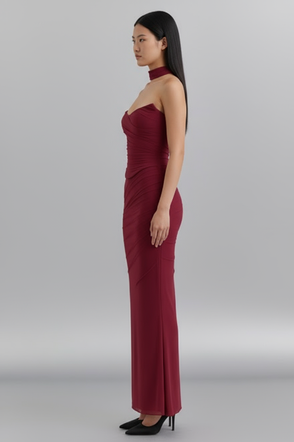 Modelo virada para o lado esquerdo